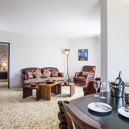 Complex Palm Wings Ephesus